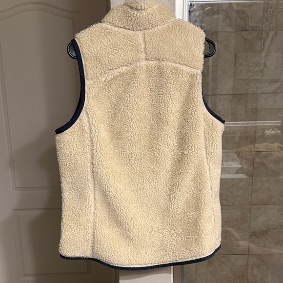 NWOT L.L. Bean Sherpa Vest - Picture 6 of 6